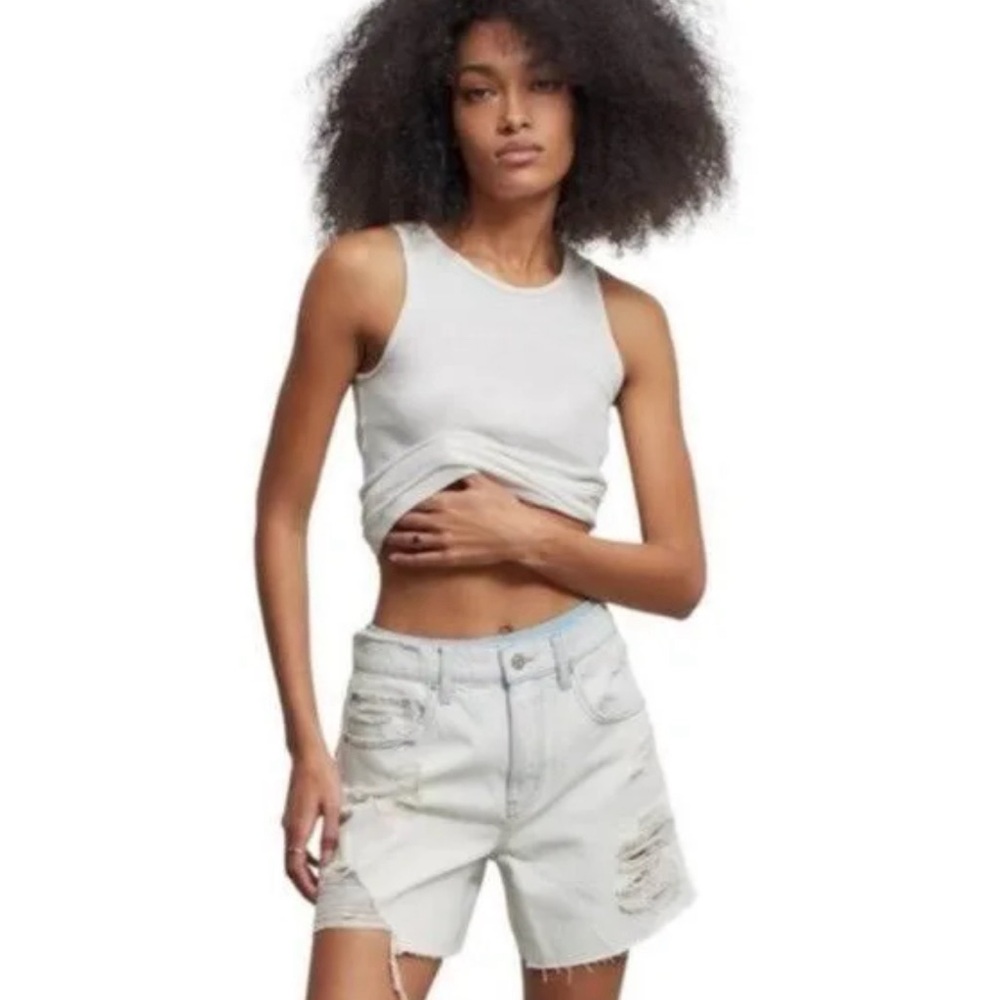 BDG Dropped-Rise Distressed Denim Short NWT Size 25 Light Wash